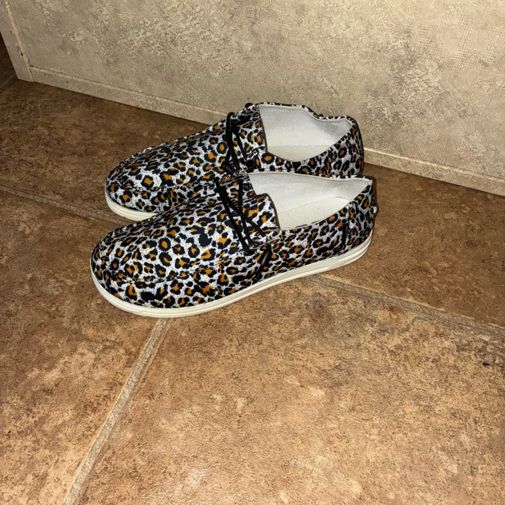 Hey dude Leopard Print women shoes size 7